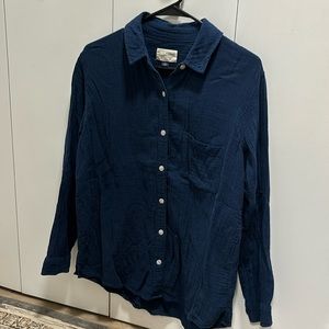 Universal Thread button up